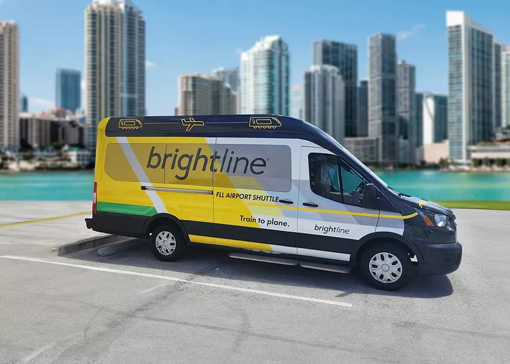 前往迈阿密 Hard Rock Stadium 观赛的首选交通：Brightline 亮线高铁列车与免费接驳车(Shuttle)