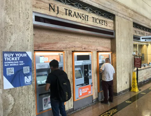 在纽约 Penn Station 自动售票机购买的 NJ Transit 与 SEPTA 联合换乘纸质车票 (Joint Ticket)