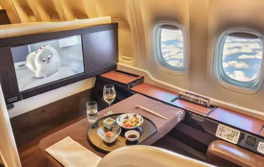 使用阿拉斯加航空里程(Alaska Miles)超低成本兑换的日本航空(JAL)头等舱奢华套房体验