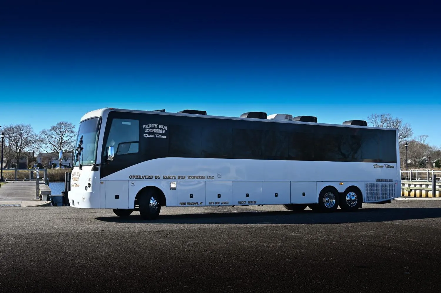 纽约至 MetLife Stadium 世界杯官方穿梭巴士 (Official Shuttle) 乘车点与林肯隧道交通拥堵实况