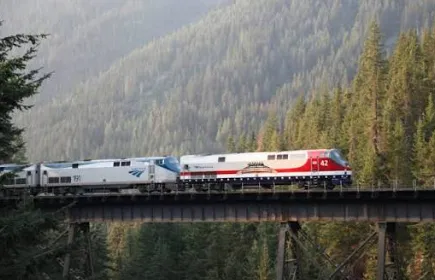 往返西雅图与温哥华看世界杯的绝美跨国列车：Amtrak Cascades 观光火车